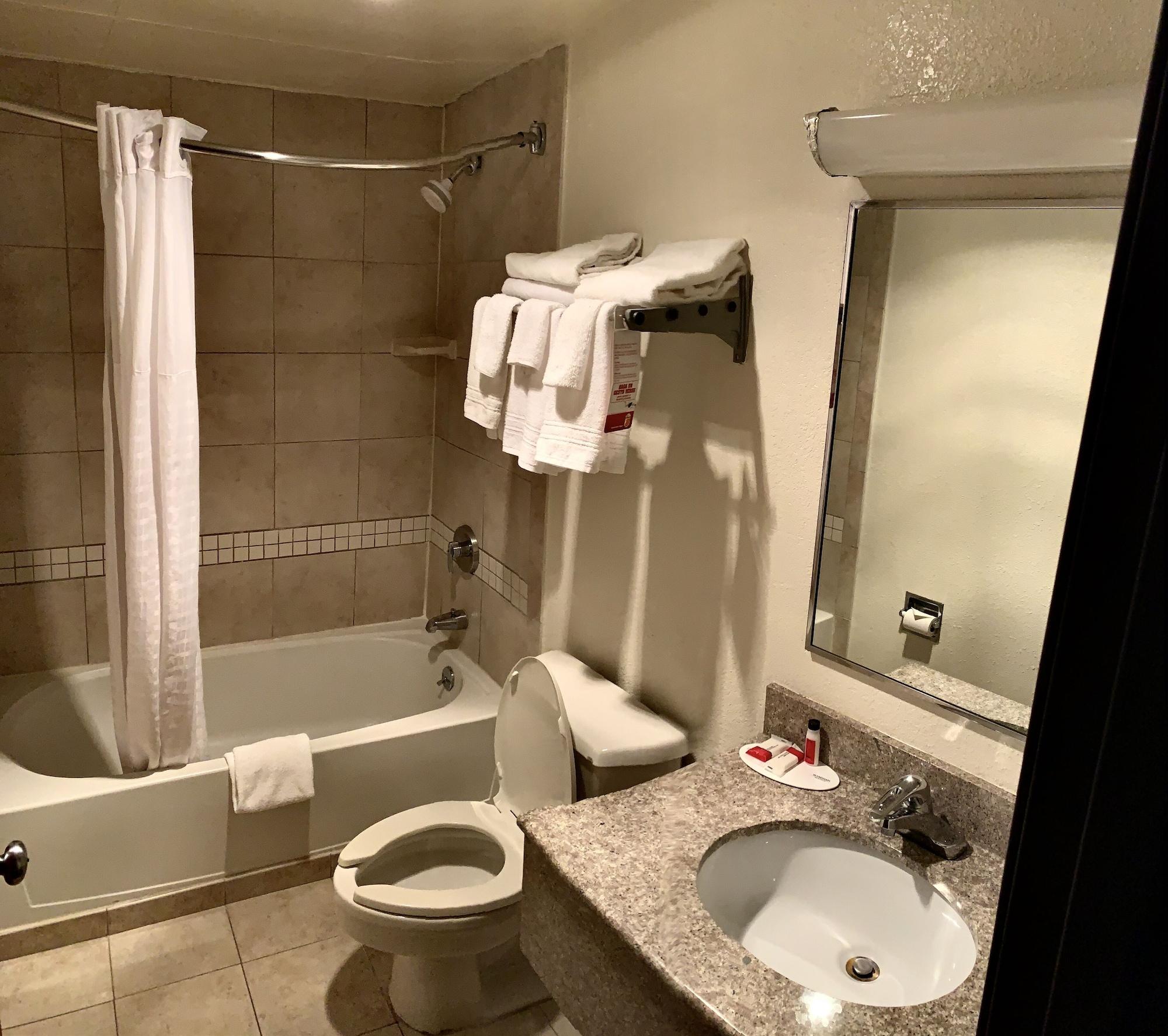 Super 8 By Wyndham Stamford/New York City Area Exterior foto