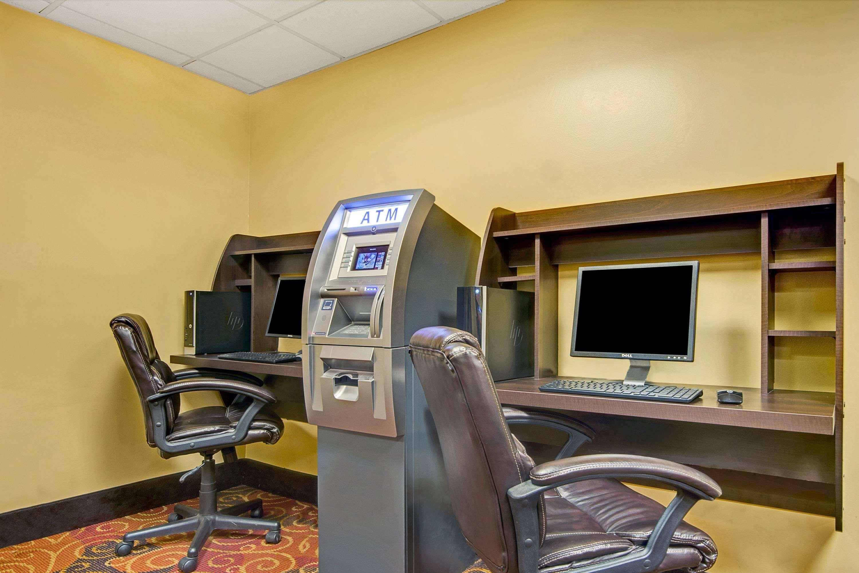 Super 8 By Wyndham Stamford/New York City Area Exterior foto